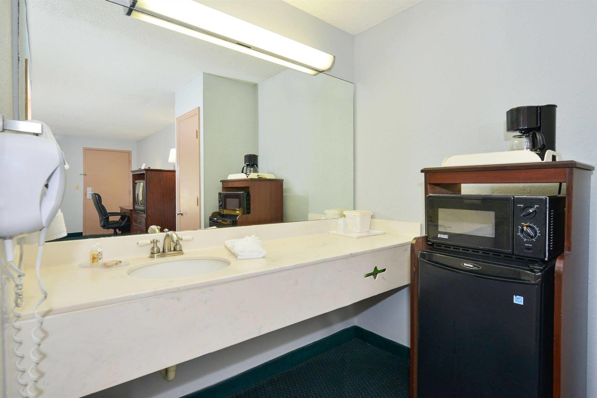 Suburban Studios Hinesville - Fort Stewart Area Экстерьер фото